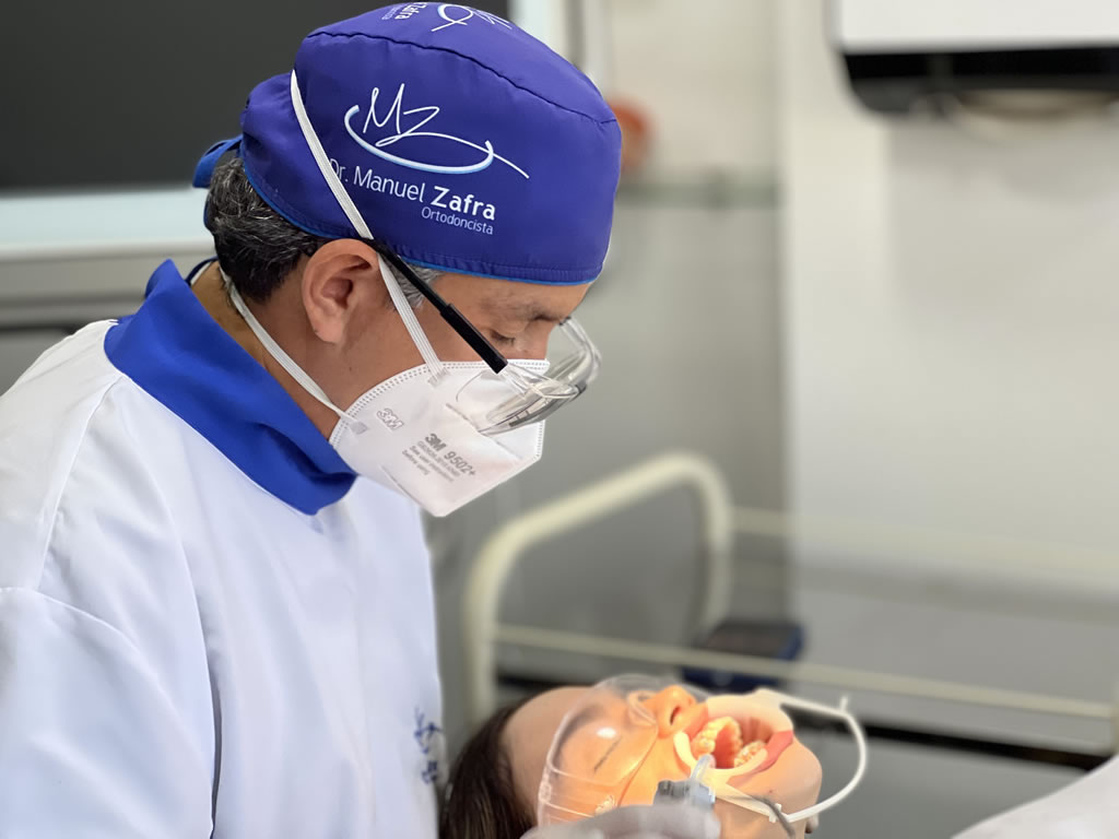Dr. Manuel Zafra - Ortodoncista - Invisalign Doctor
